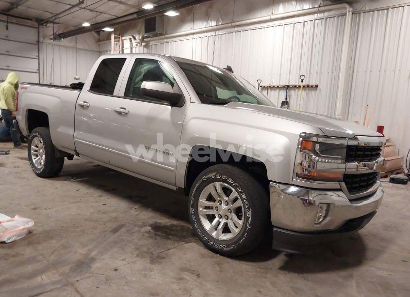 2017 Chevrolet Silverado 1500 1LT (VIN 1GCVKREC8HZ405232) main photo