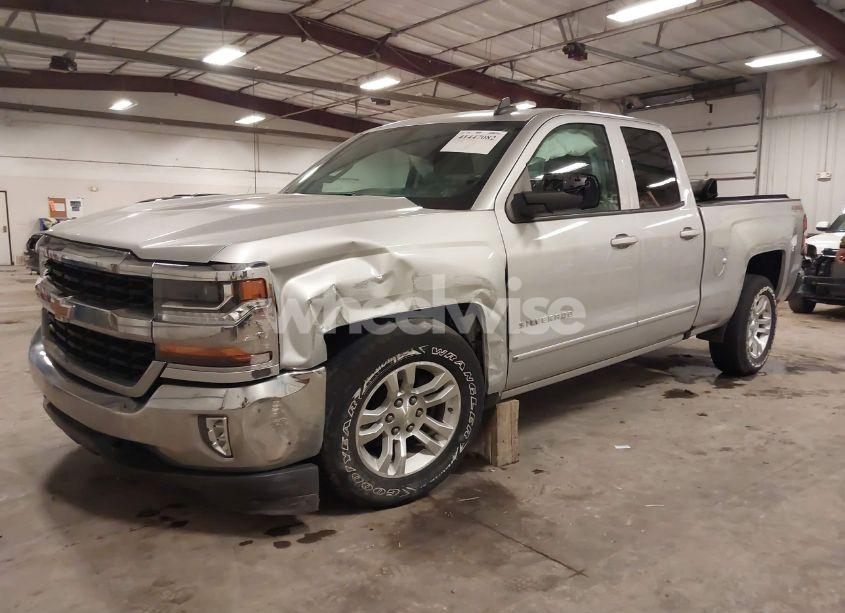 Photo 2 of 2017 Chevrolet Silverado 1500 1LT (VIN 1GCVKREC8HZ405232)