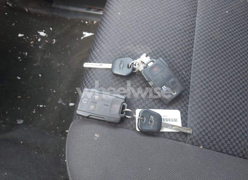 Photo 11 of 2018 Chevrolet Silverado 1500 2LT (VIN 1GCVKREC8JZ193860)