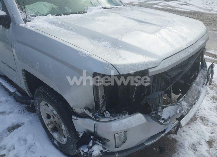 Photo 6 of 2018 Chevrolet Silverado 1500 2LT (VIN 1GCVKREC8JZ193860)