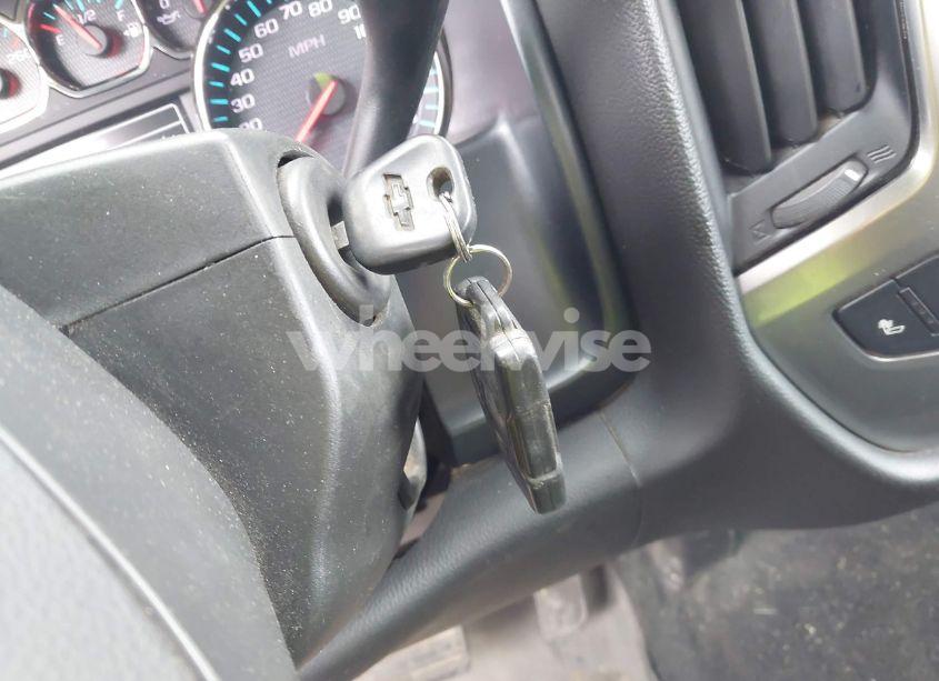 Photo 11 of 2018 Chevrolet Silverado 1500 2LT (VIN 1GCVKREC8JZ300535)