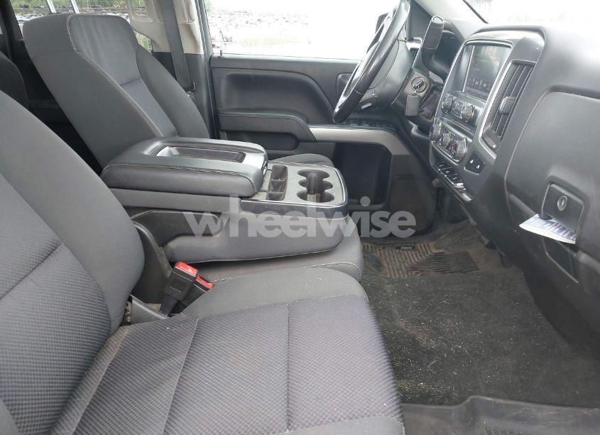 Photo 5 of 2018 Chevrolet Silverado 1500 2LT (VIN 1GCVKREC8JZ300535)