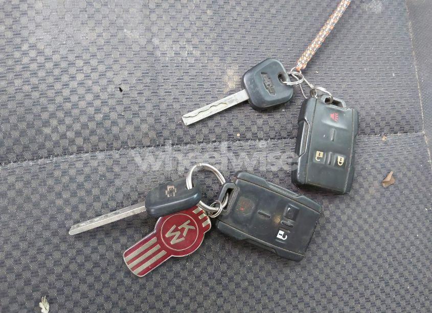 Photo 11 of 2018 Chevrolet Silverado 1500 1LT (VIN 1GCVKREC8JZ311423)