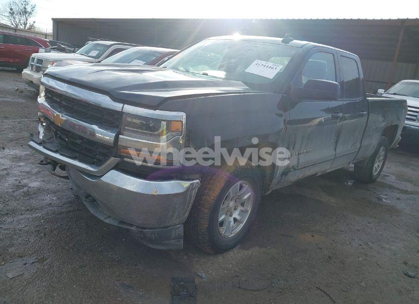 Photo 2 of 2018 Chevrolet Silverado 1500 1LT (VIN 1GCVKREC8JZ311423)