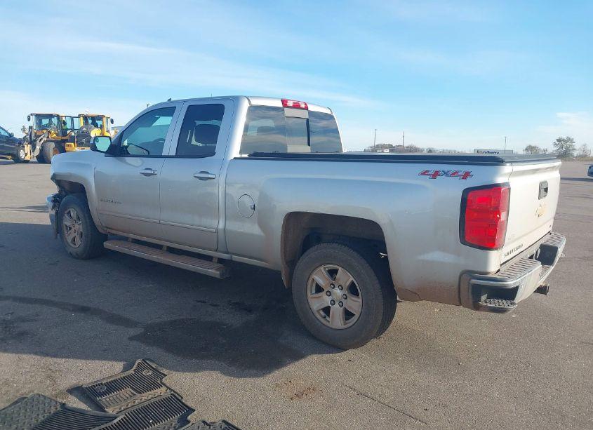 Photo 3 of 2015 Chevrolet Silverado 1500 1LT (VIN 1GCVKREC9FZ159370)