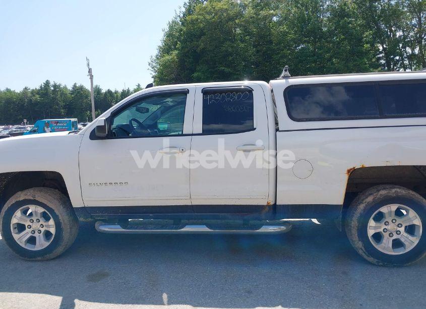 Photo 14 of 2015 Chevrolet Silverado 1500 2LT (VIN 1GCVKREC9FZ188688)