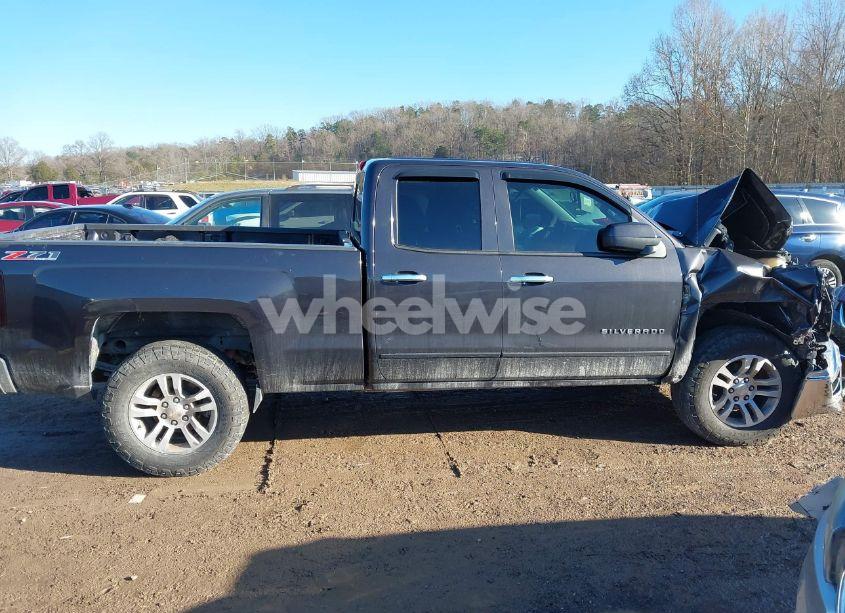 Photo 13 of 2015 Chevrolet Silverado 1500 2LT (VIN 1GCVKREC9FZ287415)