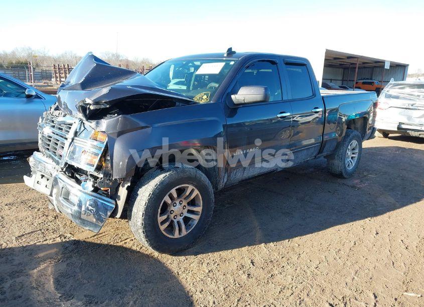 Photo 2 of 2015 Chevrolet Silverado 1500 2LT (VIN 1GCVKREC9FZ287415)