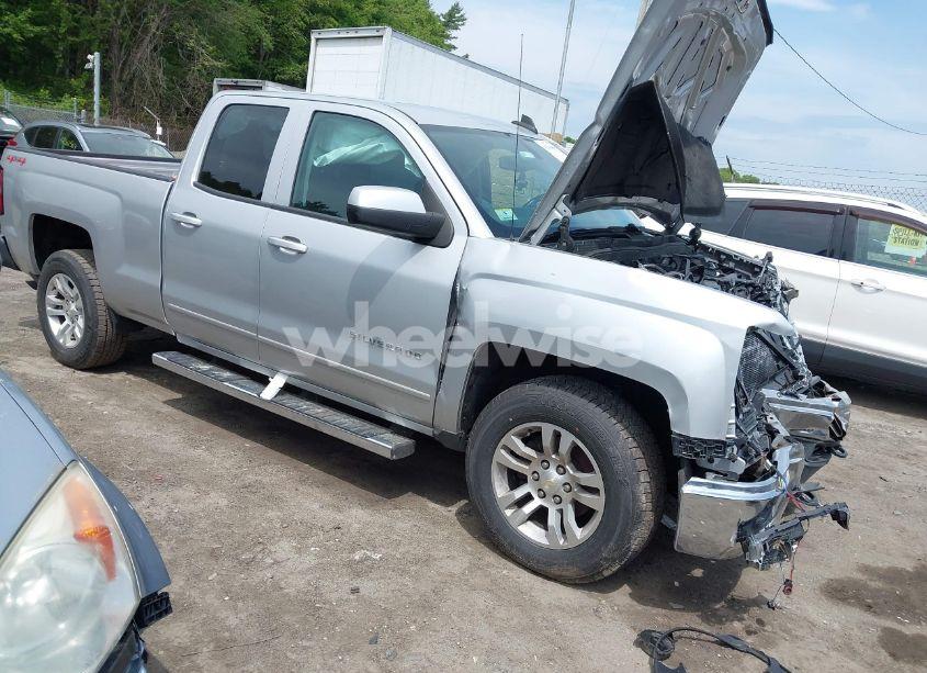 2015 Chevrolet Silverado 1500 1LT (VIN 1GCVKREC9FZ392424) main photo