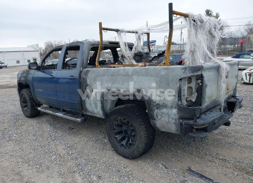 Photo 3 of 2016 Chevrolet Silverado 1500 2LT (VIN 1GCVKREC9GZ138875)