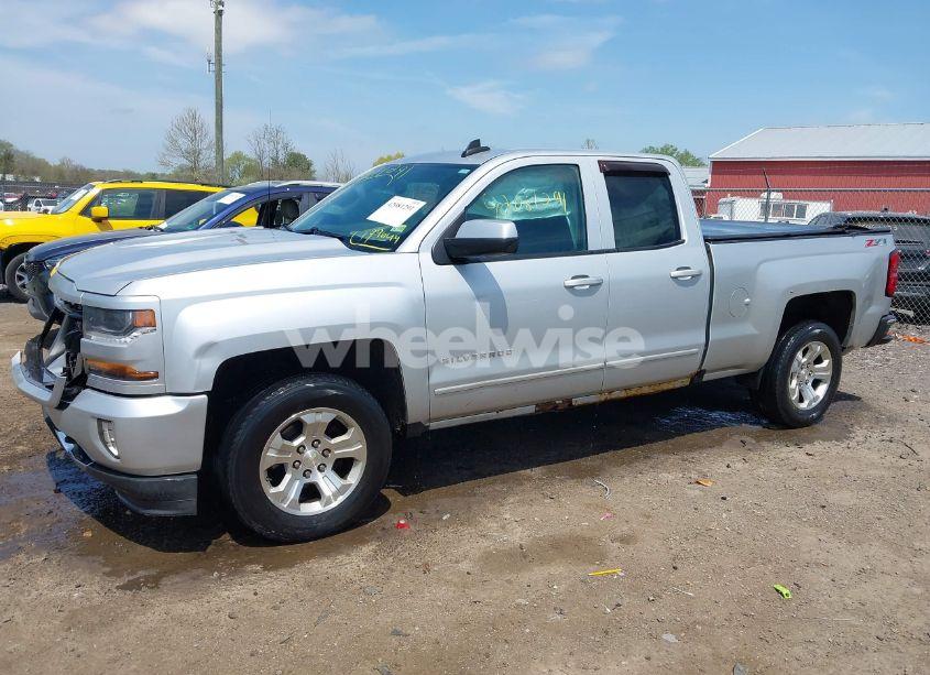 Photo 2 of 2016 Chevrolet Silverado 1500 2LT (VIN 1GCVKREC9GZ199644)