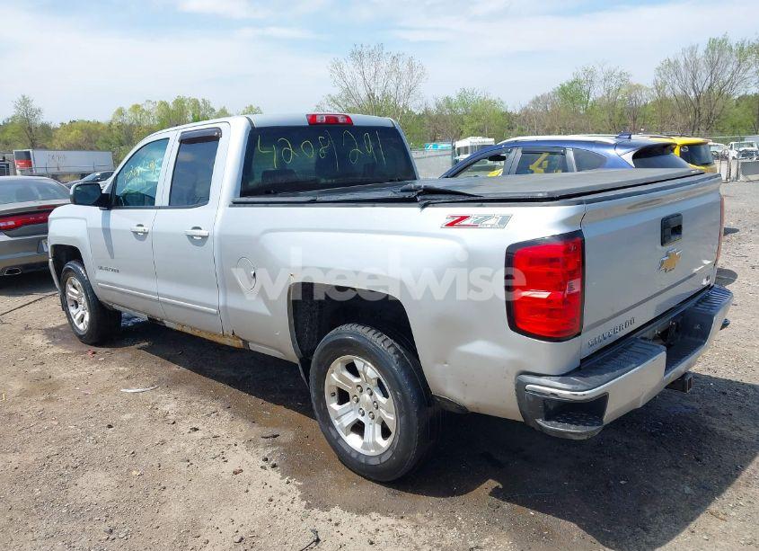 Photo 3 of 2016 Chevrolet Silverado 1500 2LT (VIN 1GCVKREC9GZ199644)