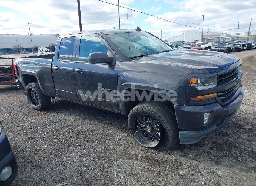 2016 Chevrolet Silverado 1500 2LT (VIN 1GCVKREC9GZ204082) main photo