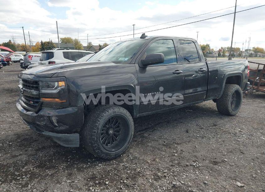 Photo 2 of 2016 Chevrolet Silverado 1500 2LT (VIN 1GCVKREC9GZ204082)