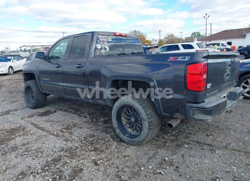 Photo 3 of 2016 Chevrolet Silverado 1500 2LT (VIN 1GCVKREC9GZ204082)