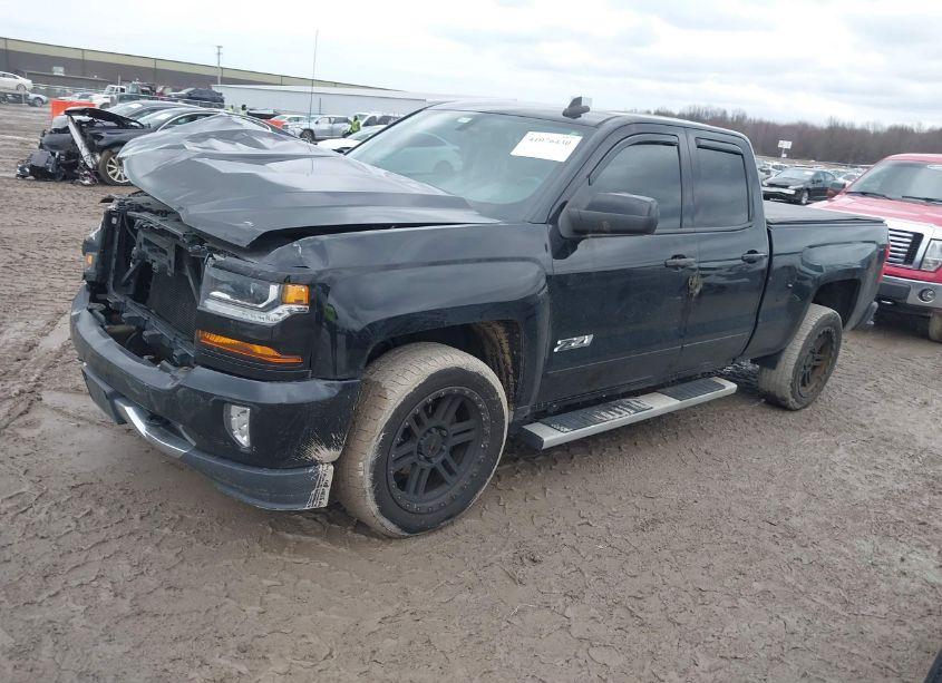 Photo 2 of 2016 Chevrolet Silverado 1500 2LT (VIN 1GCVKREC9GZ332337)
