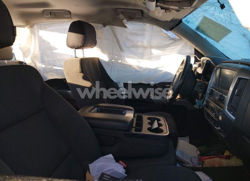 2016 Chevrolet Silverado 1500 2LT (VIN 1GCVKREC9GZ385815) main photo