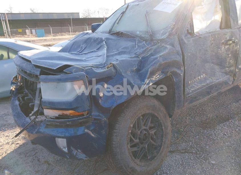 Photo 2 of 2016 Chevrolet Silverado 1500 2LT (VIN 1GCVKREC9GZ385815)