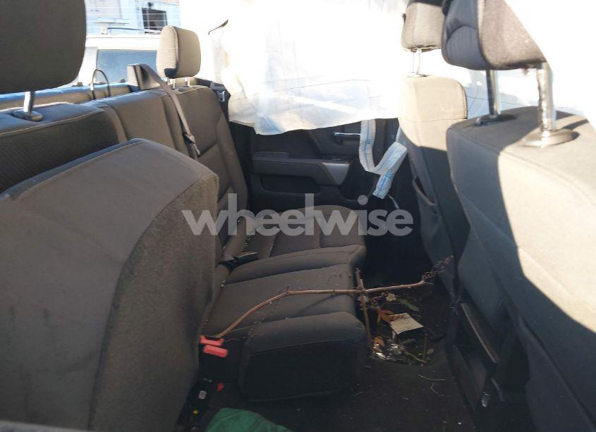 Photo 5 of 2016 Chevrolet Silverado 1500 2LT (VIN 1GCVKREC9GZ385815)