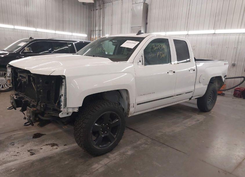 Photo 2 of 2016 Chevrolet Silverado 1500 2LT (VIN 1GCVKREC9GZ429229)