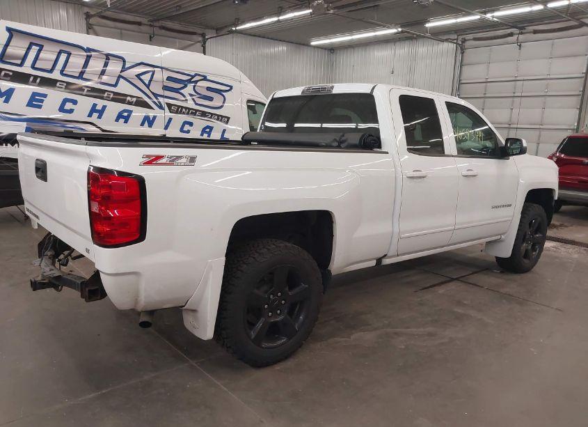 Photo 4 of 2016 Chevrolet Silverado 1500 2LT (VIN 1GCVKREC9GZ429229)