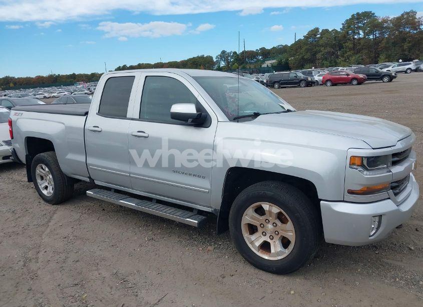 Photo 13 of 2017 Chevrolet Silverado 1500 2LT (VIN 1GCVKREC9HZ187382)