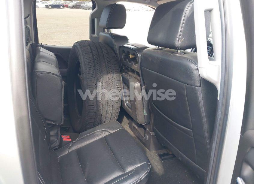 Photo 8 of 2017 Chevrolet Silverado 1500 2LT (VIN 1GCVKREC9HZ187382)