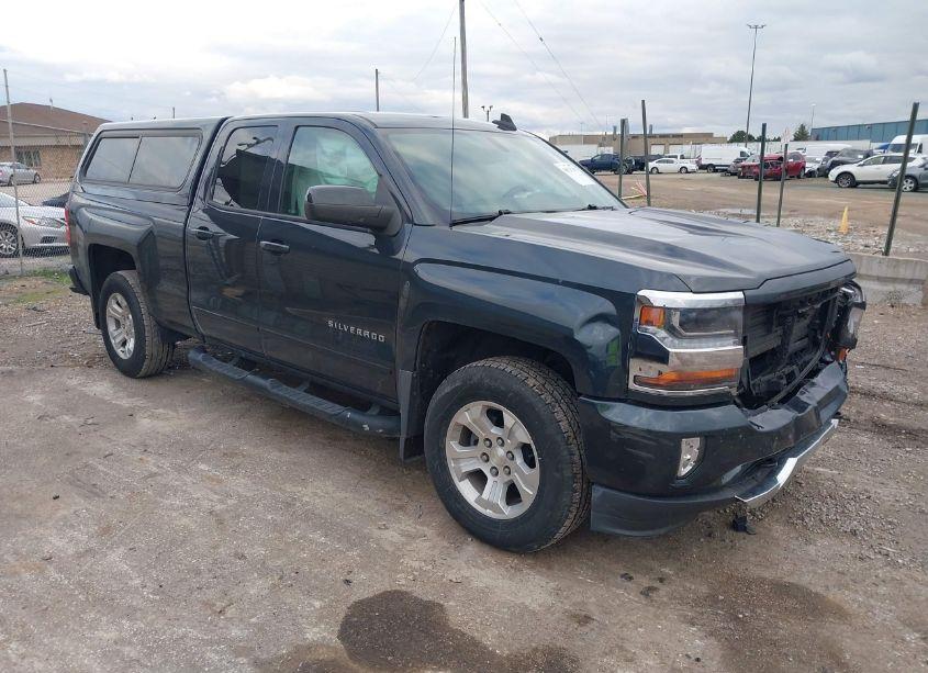 2017 Chevrolet Silverado 1500 2LT (VIN 1GCVKREC9HZ391860) main photo