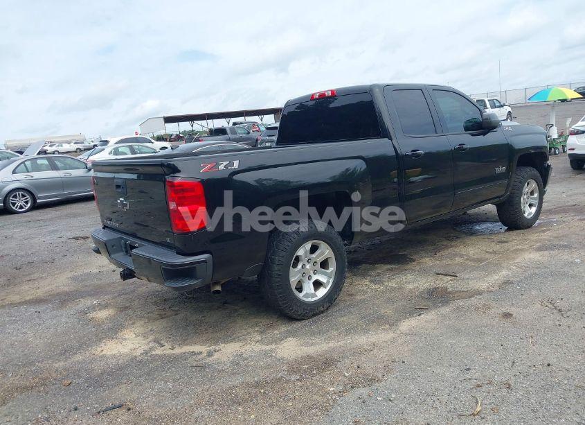 Photo 4 of 2018 Chevrolet Silverado 1500 2LT (VIN 1GCVKREC9JZ113420)