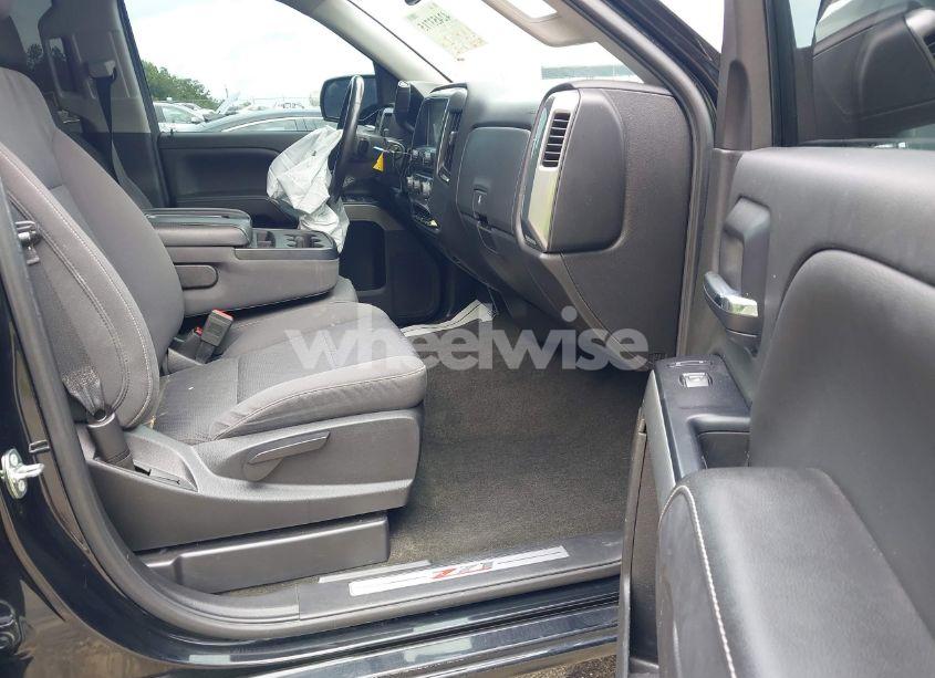 Photo 5 of 2018 Chevrolet Silverado 1500 2LT (VIN 1GCVKREC9JZ113420)