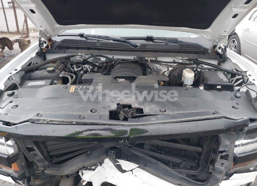 Photo 10 of 2018 Chevrolet Silverado 1500 2LT (VIN 1GCVKREC9JZ119203)