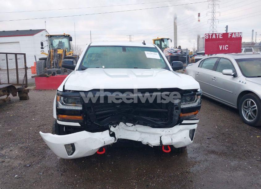 Photo 12 of 2018 Chevrolet Silverado 1500 2LT (VIN 1GCVKREC9JZ119203)