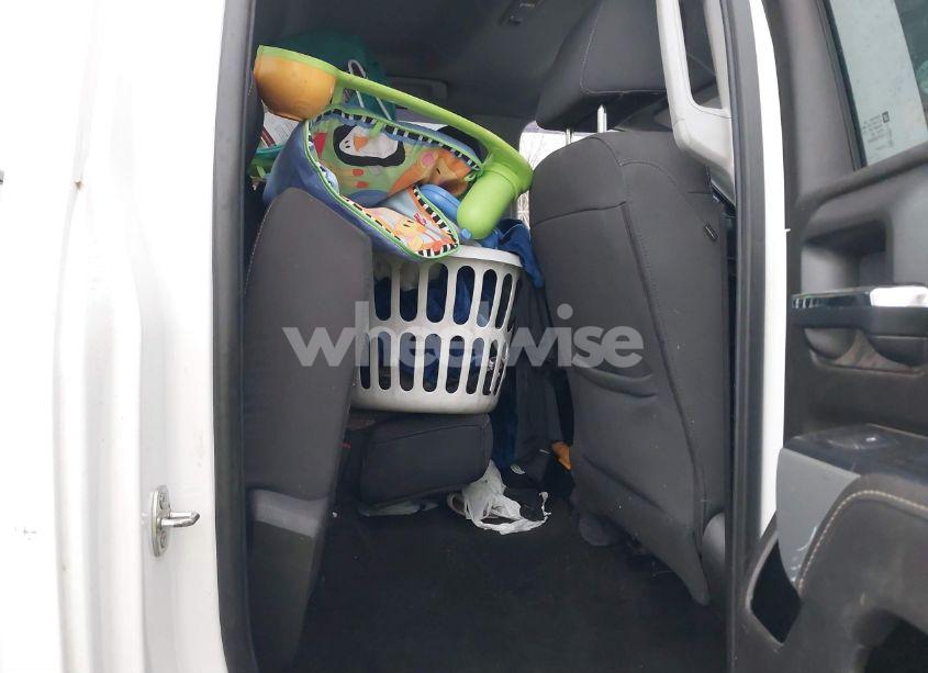 Photo 8 of 2018 Chevrolet Silverado 1500 2LT (VIN 1GCVKREC9JZ119203)