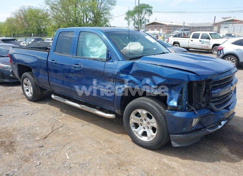 2018 Chevrolet Silverado 1500 2LT (VIN 1GCVKREC9JZ123333) main photo