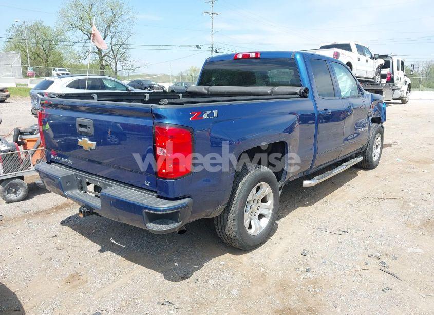 Photo 4 of 2018 Chevrolet Silverado 1500 2LT (VIN 1GCVKREC9JZ123333)