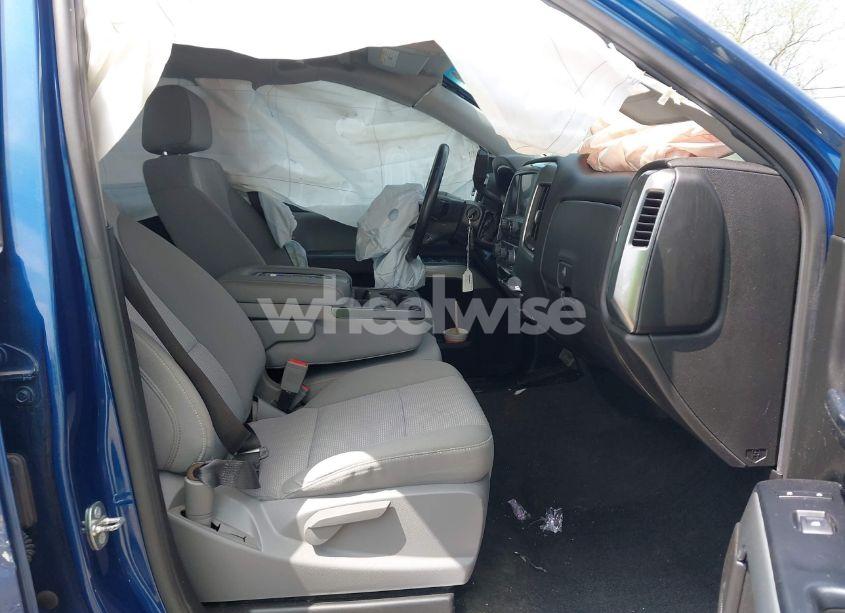 Photo 5 of 2018 Chevrolet Silverado 1500 2LT (VIN 1GCVKREC9JZ123333)