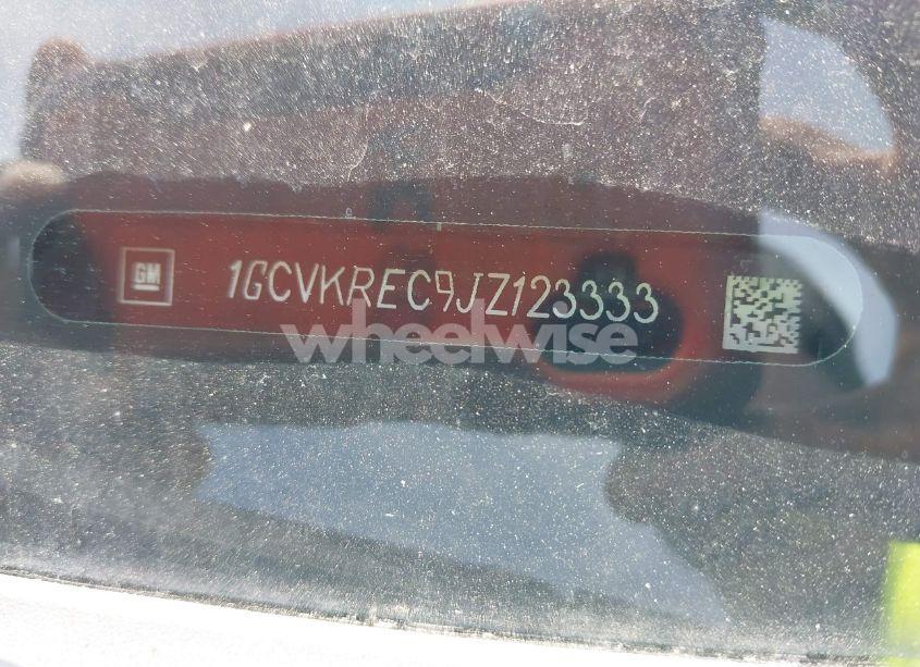 Photo 9 of 2018 Chevrolet Silverado 1500 2LT (VIN 1GCVKREC9JZ123333)