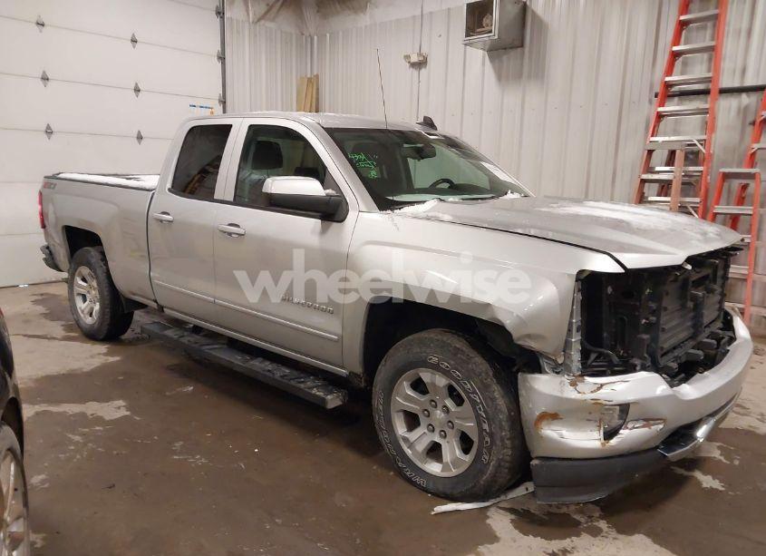 2018 Chevrolet Silverado 1500 2LT (VIN 1GCVKREC9JZ166554) main photo
