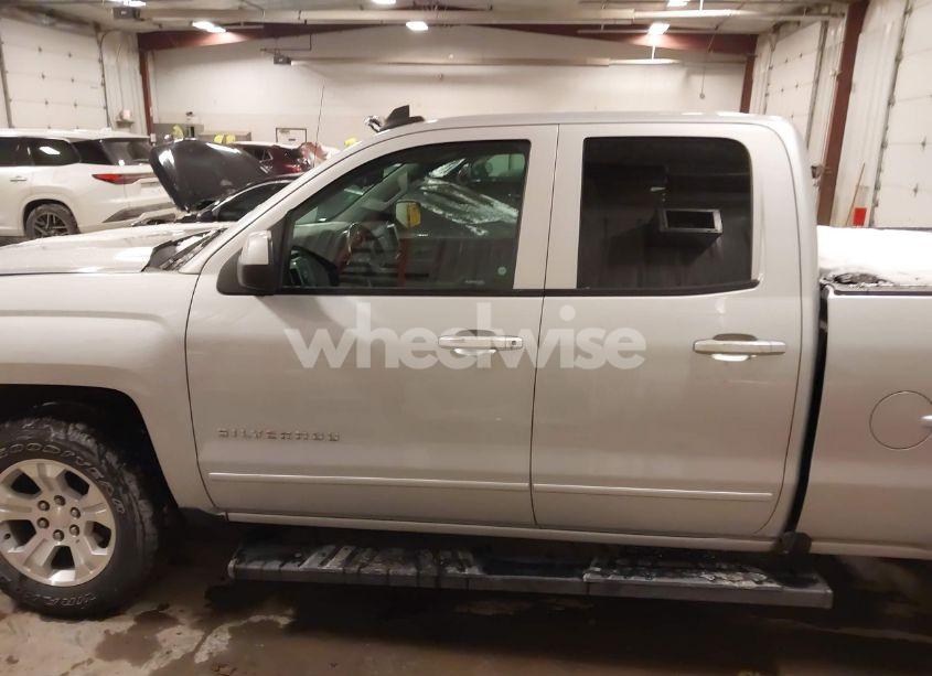 Photo 14 of 2018 Chevrolet Silverado 1500 2LT (VIN 1GCVKREC9JZ166554)