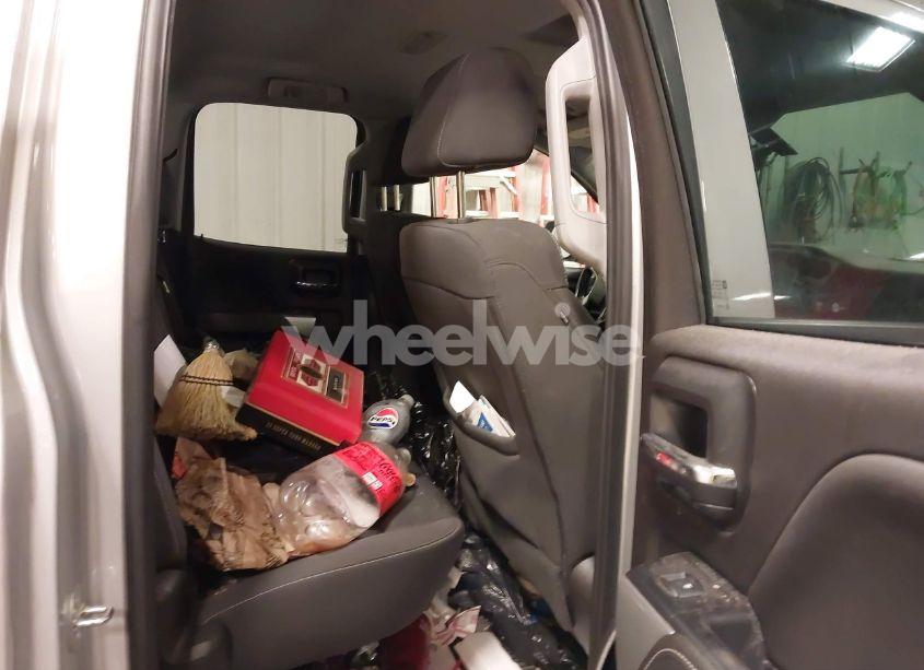 Photo 8 of 2018 Chevrolet Silverado 1500 2LT (VIN 1GCVKREC9JZ166554)