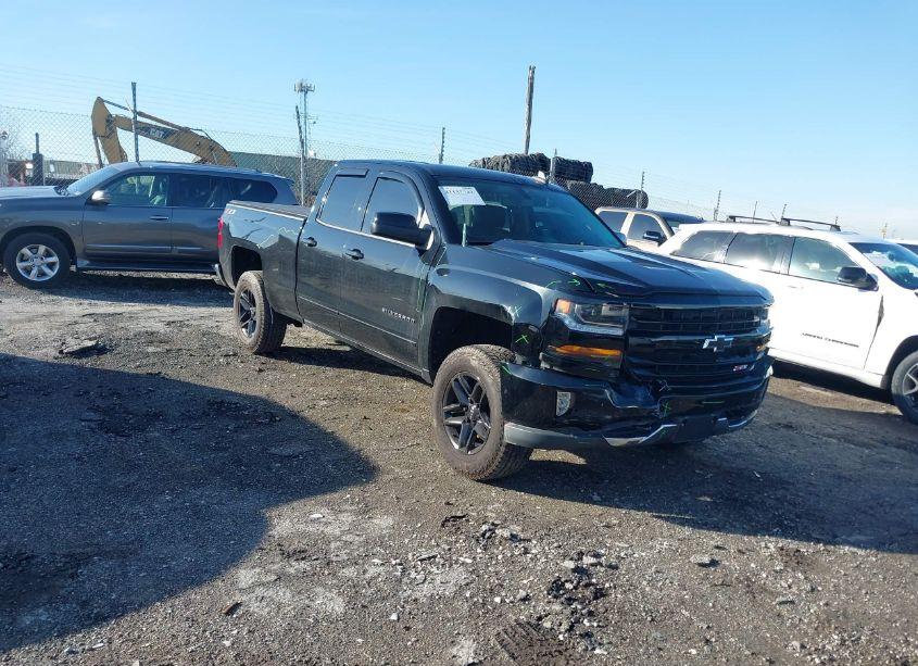 2018 Chevrolet Silverado 1500 2LT (VIN 1GCVKREC9JZ193818) main photo