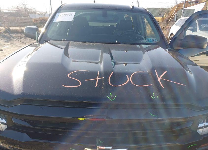 Photo 10 of 2018 Chevrolet Silverado 1500 2LT (VIN 1GCVKREC9JZ193818)