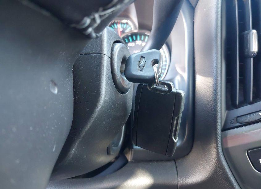 Photo 11 of 2018 Chevrolet Silverado 1500 2LT (VIN 1GCVKREC9JZ193818)