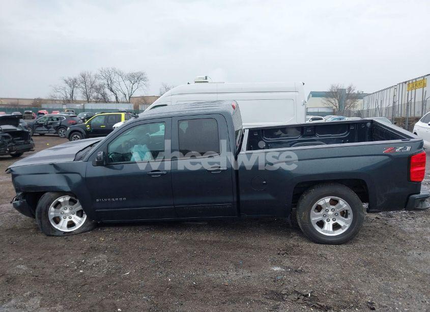 Photo 13 of 2018 Chevrolet Silverado 1500 2LT (VIN 1GCVKREC9JZ200573)