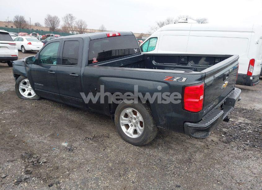 Photo 3 of 2018 Chevrolet Silverado 1500 2LT (VIN 1GCVKREC9JZ200573)