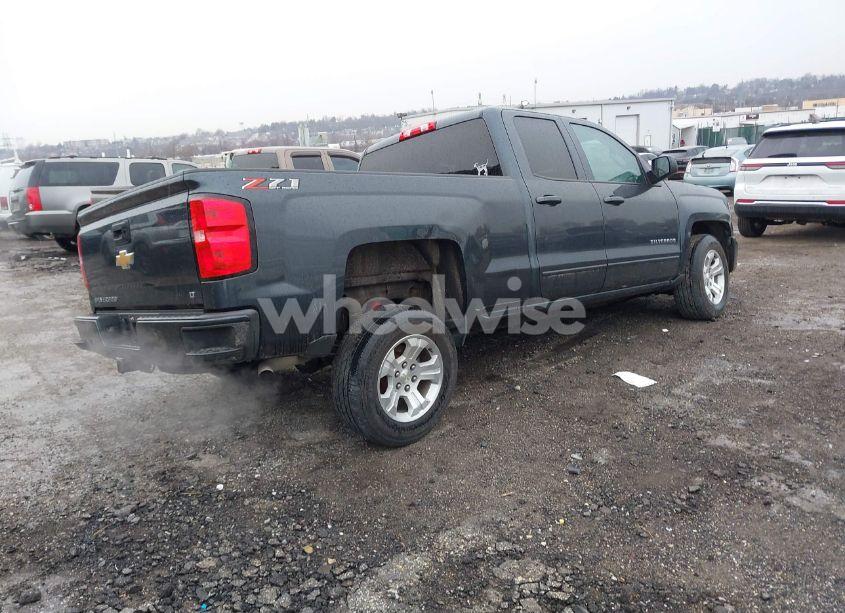 Photo 4 of 2018 Chevrolet Silverado 1500 2LT (VIN 1GCVKREC9JZ200573)