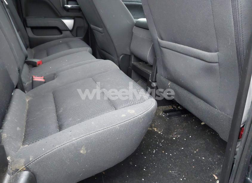 Photo 8 of 2018 Chevrolet Silverado 1500 2LT (VIN 1GCVKREC9JZ200573)