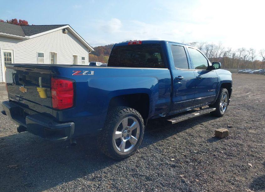 Photo 4 of 2018 Chevrolet Silverado 1500 2LT (VIN 1GCVKREC9JZ208933)