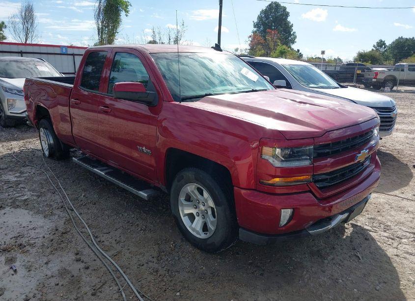 2018 Chevrolet Silverado 1500 2LT (VIN 1GCVKREC9JZ339800) main photo