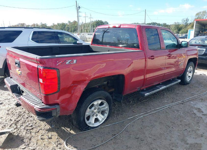 Photo 4 of 2018 Chevrolet Silverado 1500 2LT (VIN 1GCVKREC9JZ339800)